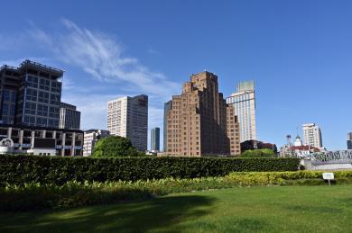 苏州河畔的绿色诗意 上海园林绿化与城市街景的共生之美