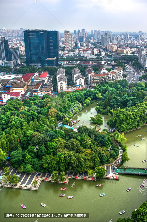 碧水绕城，绿意满目 俯瞰水上园林城市的绿化长卷